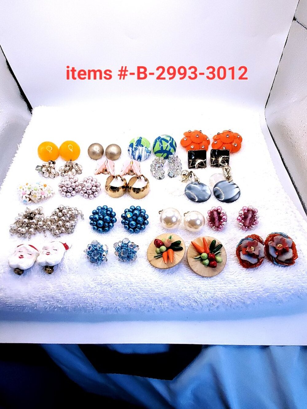 20 Vintage pair of clip on Earrings, items # B-2993-3012,. wt.  264 grams.